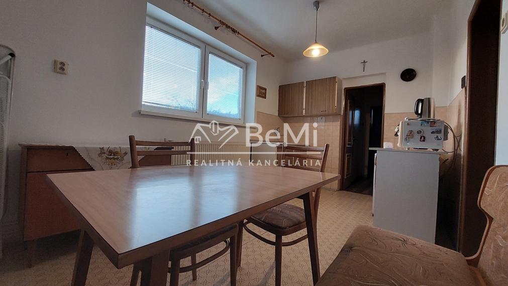 Predaj - rodinný dom v obci Tesáre ID 211-12-LUGU