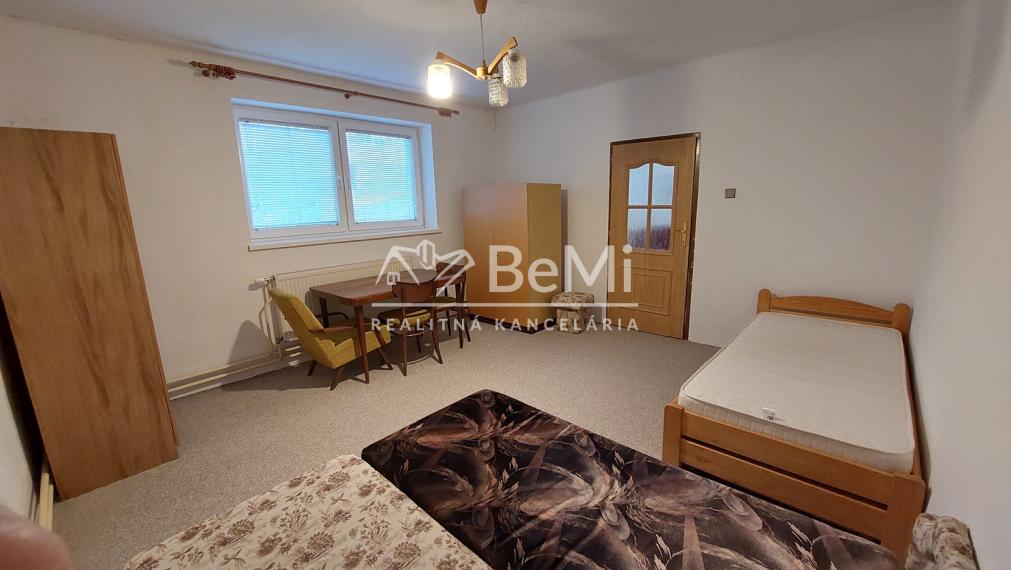 Predaj - rodinný dom v obci Tesáre ID 211-12-LUGU