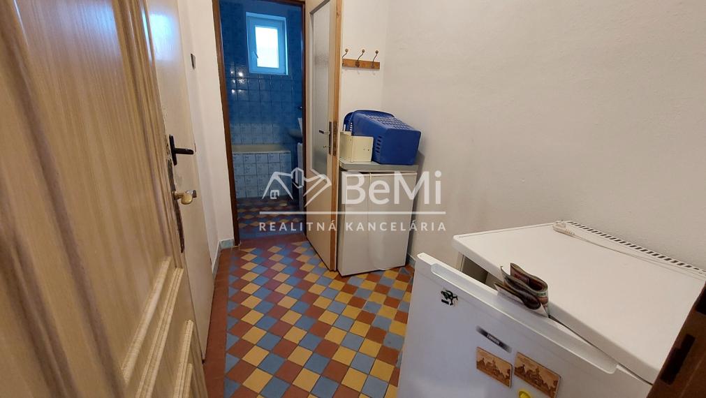 Predaj - rodinný dom v obci Tesáre ID 211-12-LUGU