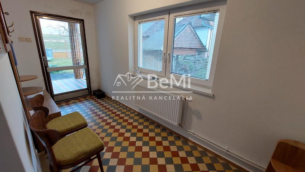 Predaj - rodinný dom v obci Tesáre ID 211-12-LUGU