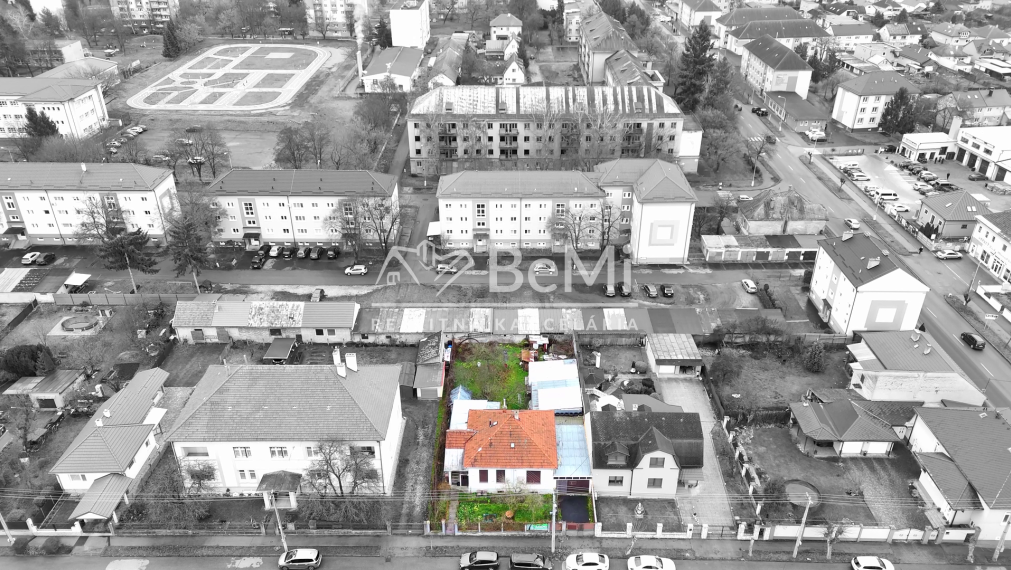 RODINNÝ DOM PRI CENTRE RIMAVSKEJ SOBOTY S GARÁŽOU A ZÁHRADOU