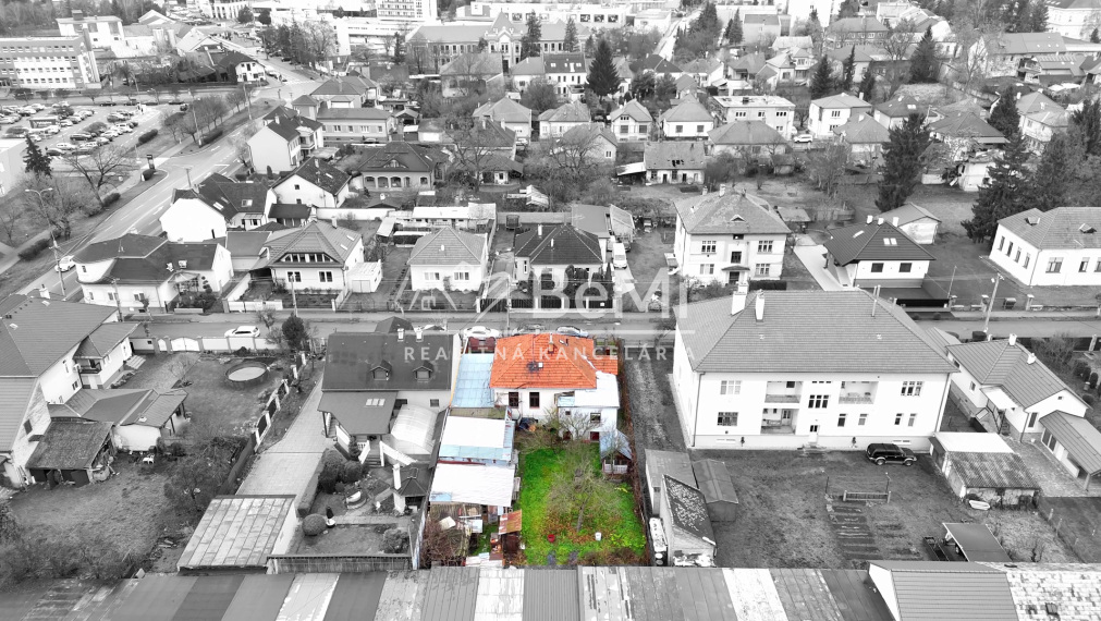 RODINNÝ DOM PRI CENTRE RIMAVSKEJ SOBOTY S GARÁŽOU A ZÁHRADOU