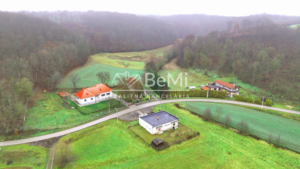 BUDOVA S MOŽNOSŤOU PRESTAVBY NA RODINNÝ BUNGALOV V PRÍRODE