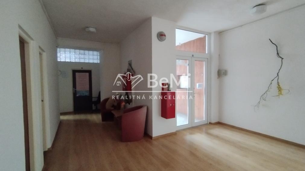 Kancelársky/prevádzkový priestor na prenájom-Lučenec