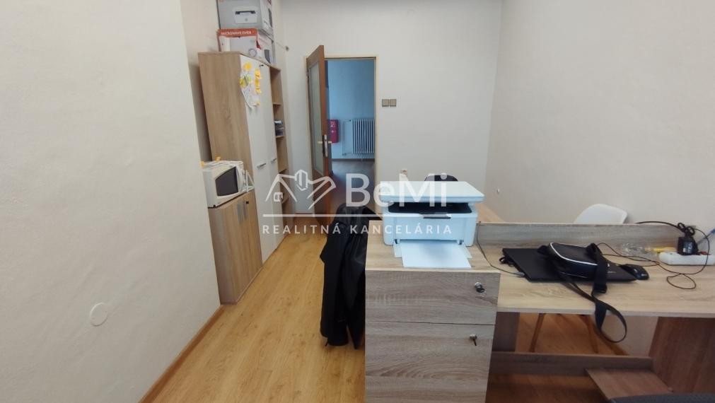 Kancelársky/prevádzkový priestor na prenájom-Lučenec