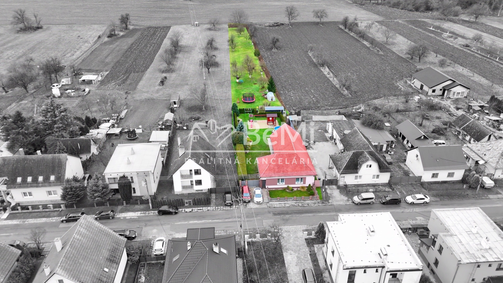 Zrekonštruovaný a kompletne zariadený rodinný dom