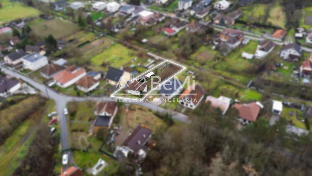 Predaj - rodinný dom v obci Tesáre ID 211-12-LUGU