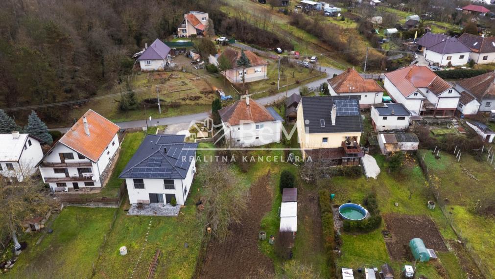 Predaj - rodinný dom v obci Tesáre ID 211-12-LUGU