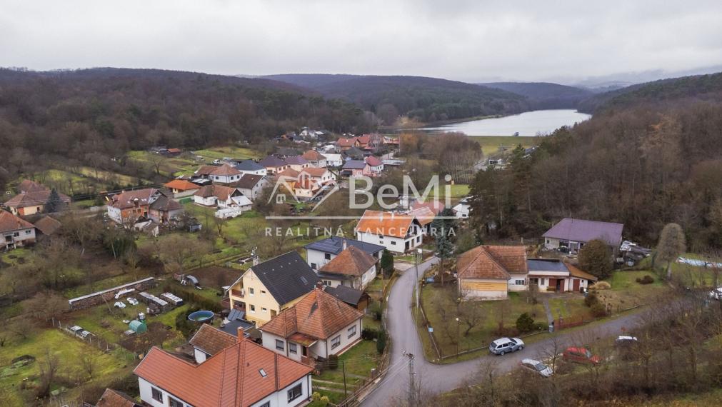 Predaj - rodinný dom v obci Tesáre ID 211-12-LUGU