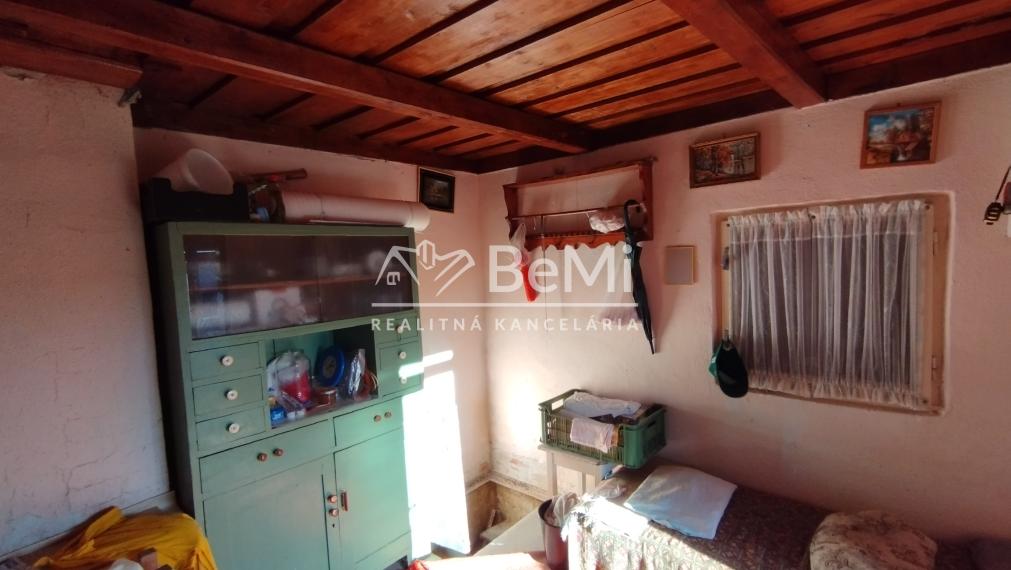 Chatka so záhradou  NA PREDAJ-Poltár