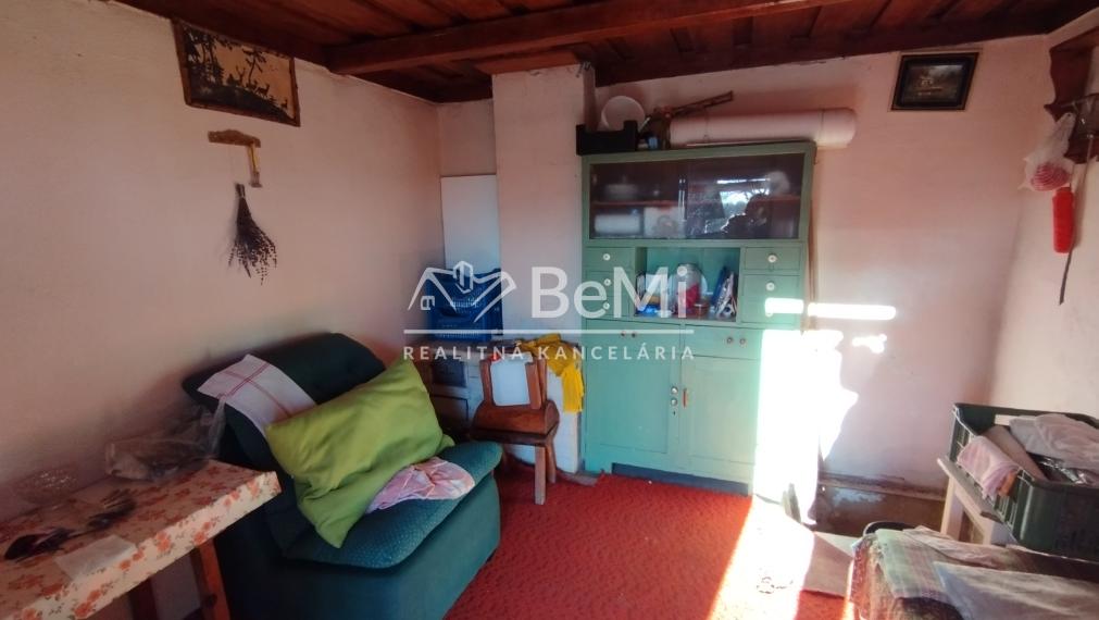 Chatka so záhradou  NA PREDAJ-Poltár