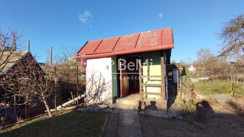 Chatka so záhradou  NA PREDAJ-Poltár