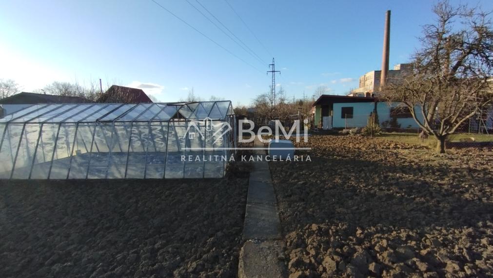 Chatka so záhradou  NA PREDAJ-Poltár