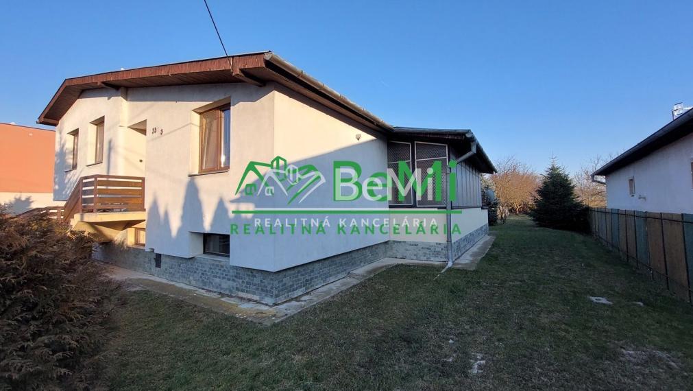 Na predaj rodinný dom s veľkým pozemkom - Práznovce