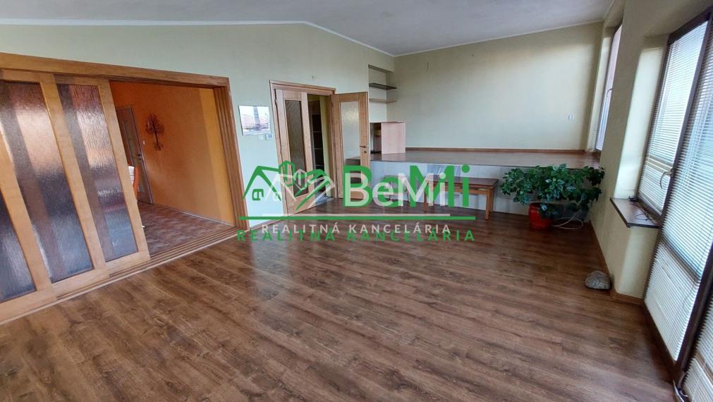 Na predaj rodinný dom s veľkým pozemkom - Práznovce