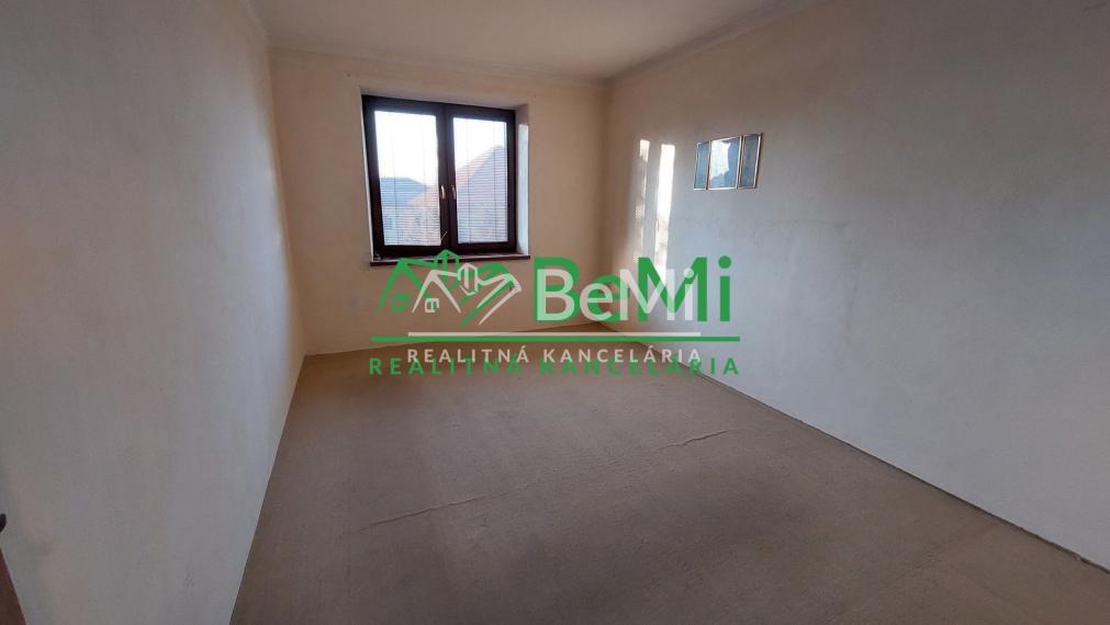 Na predaj rodinný dom s veľkým pozemkom - Práznovce