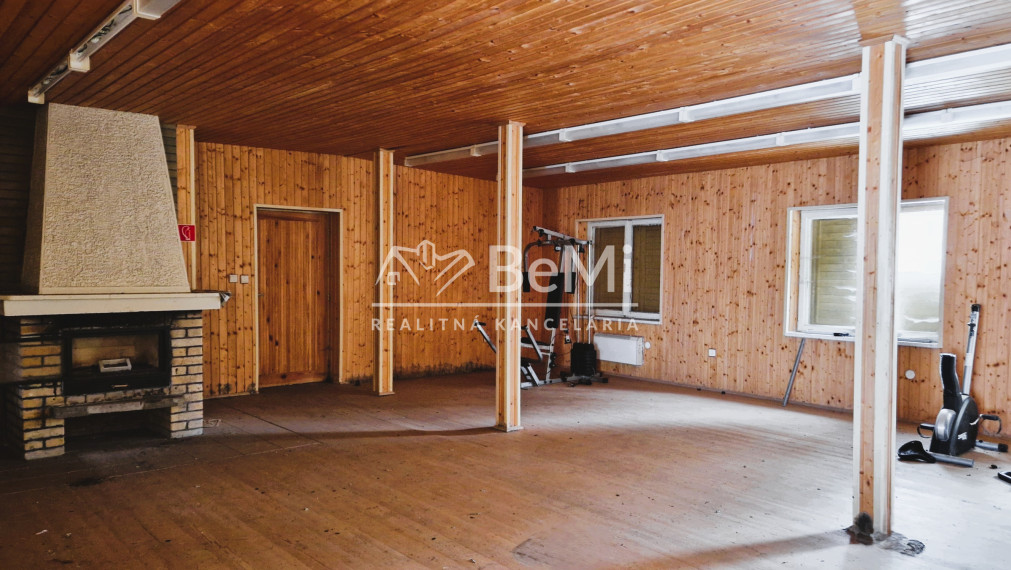 I N V E S T I Č NÁ rekreačná chata v obci Stratená-NA PREDAJ