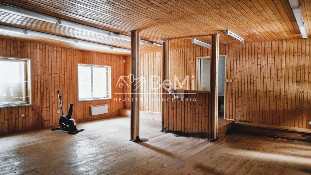 I N V E S T I Č NÁ rekreačná chata v obci Stratená-NA PREDAJ