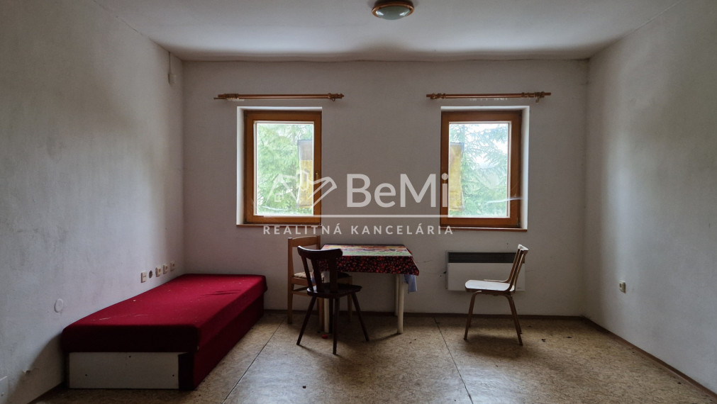 I N V E S T I Č NÁ rekreačná chata v obci Stratená-NA PREDAJ