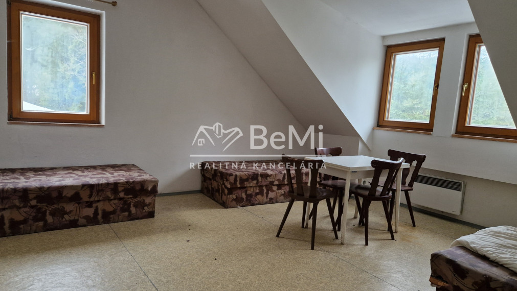 I N V E S T I Č NÁ rekreačná chata v obci Stratená-NA PREDAJ