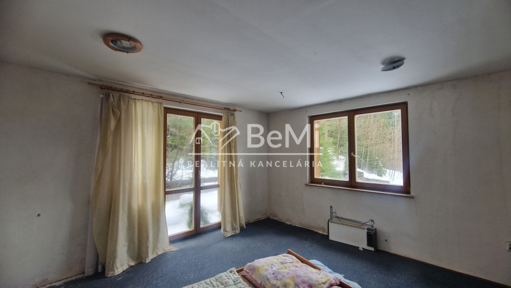 I N V E S T I Č NÁ rekreačná chata v obci Stratená-NA PREDAJ