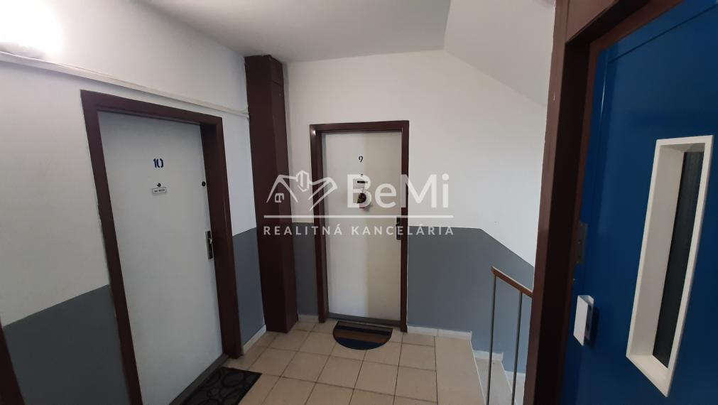 REZERVOVANÉ 2-izbový byt Nitra-Na Hôrke ID 007-112-VISK