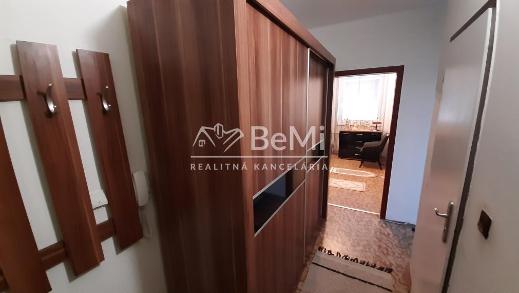 REZERVOVANÉ 2-izbový byt Nitra-Na Hôrke ID 007-112-VISK