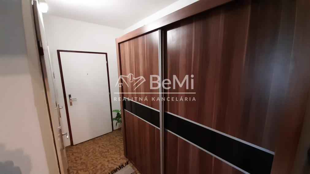 REZERVOVANÉ 2-izbový byt Nitra-Na Hôrke ID 007-112-VISK