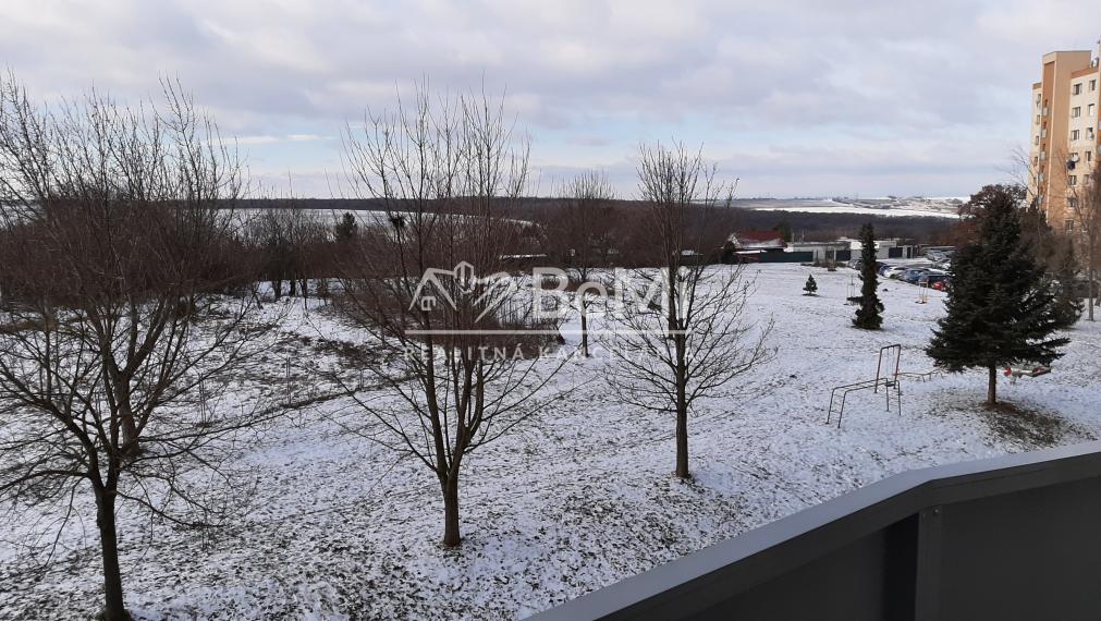 REZERVOVANÉ 2-izbový byt Nitra-Na Hôrke ID 007-112-VISK