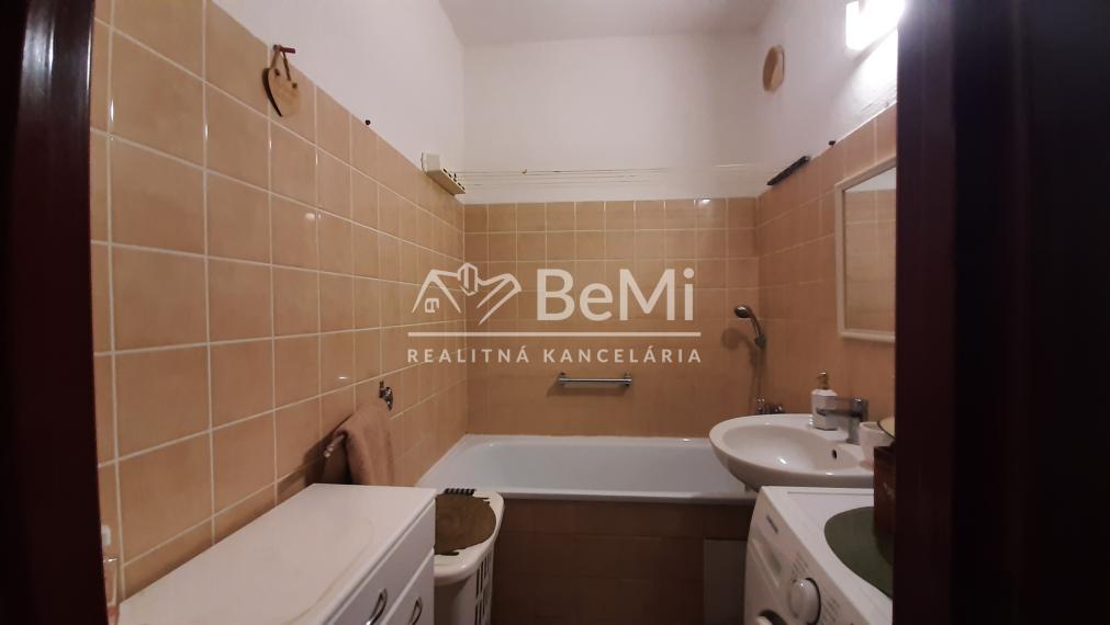 REZERVOVANÉ 2-izbový byt Nitra-Na Hôrke ID 007-112-VISK