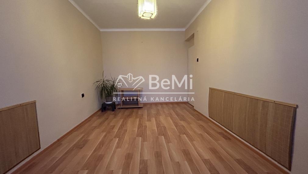 Predaj  3 izbový byt  - LEVICE (111-113-MIJK)