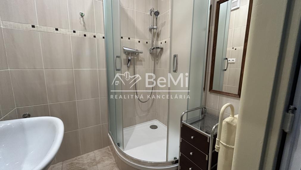 Predaj  3 izbový byt  - LEVICE (111-113-MIJK)