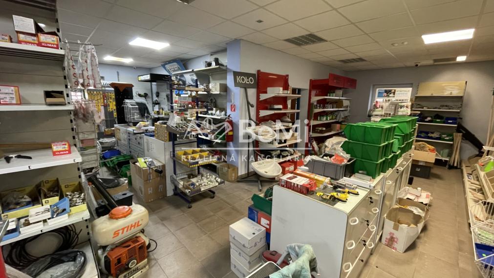 Predaj rodinného domu v obci Oslany - predajňa 036-12-ZUPI