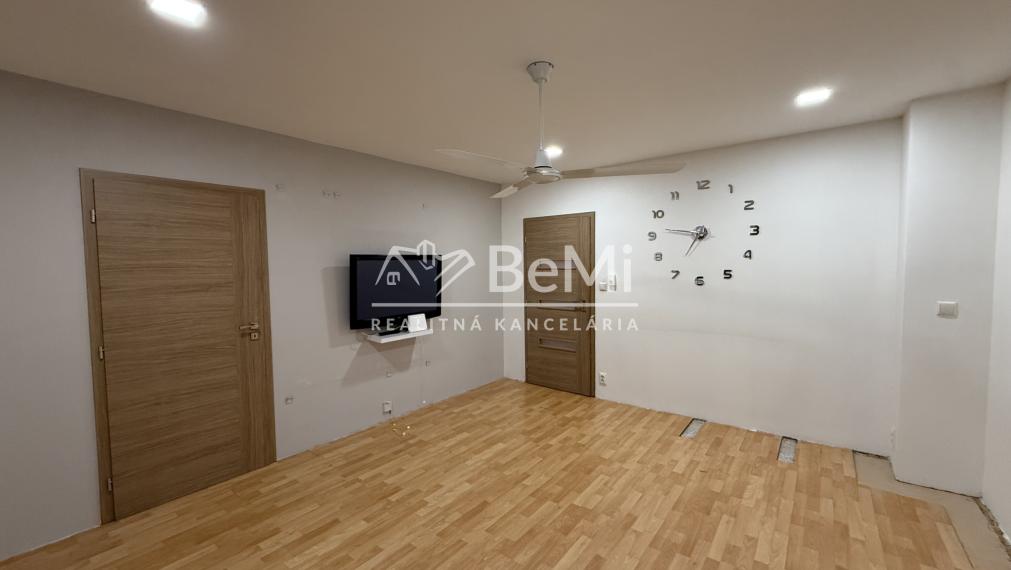 2.5 izbový byt s logiou na Slovenskej ulici na predaj