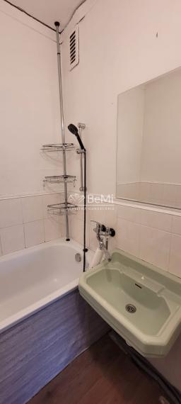 PREDAJ: Slnečný 2 izbový byt s loggiou–Topoľčany (širšie centrum)