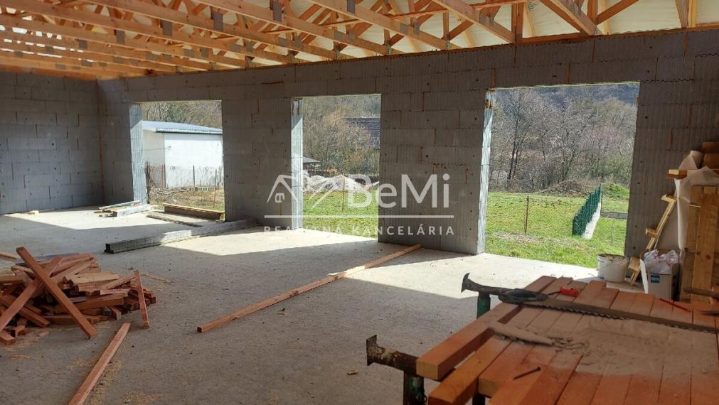 Predáme rozostavaný nízkoenergetický rodinný dom 019-12-MIKUa