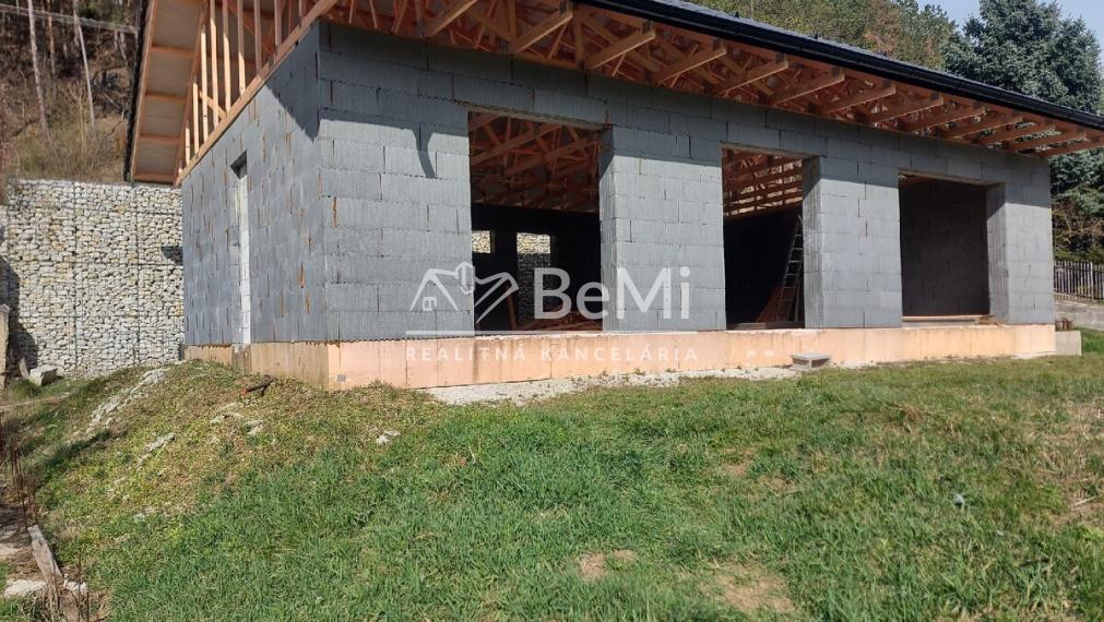 Predáme rozostavaný nízkoenergetický rodinný dom 019-12-MIKUa