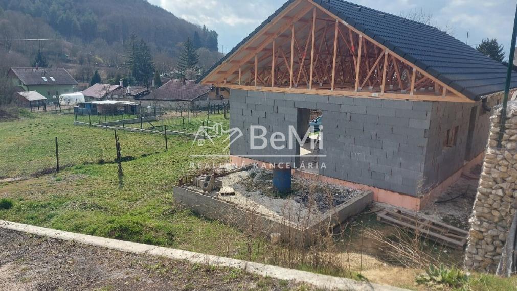 Predáme rozostavaný nízkoenergetický rodinný dom 019-12-MIKUa