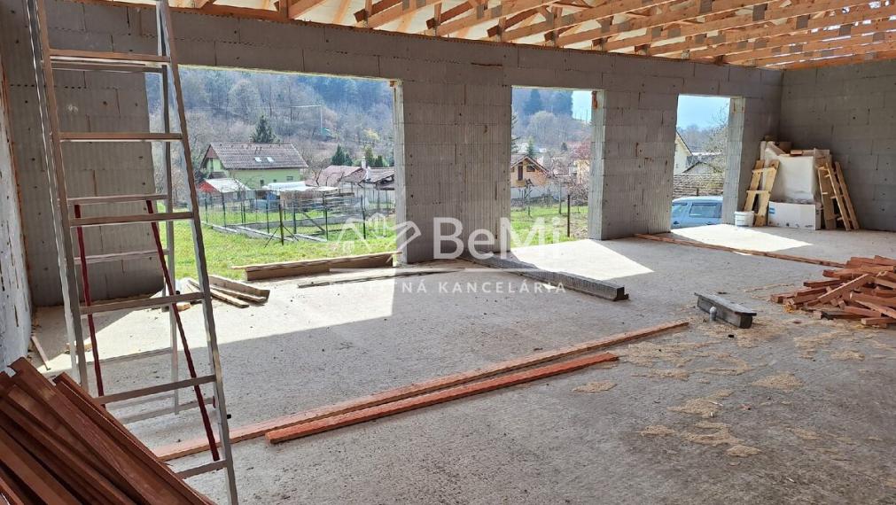 Predáme rozostavaný nízkoenergetický rodinný dom 019-12-MIKUa