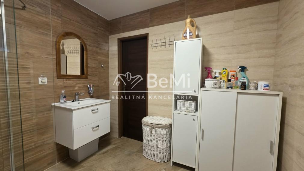 NA PREDAJ – ŠTÝLOVÝ 4-IZBOVÝ RODINNÝ DOM V POTVORICIACH