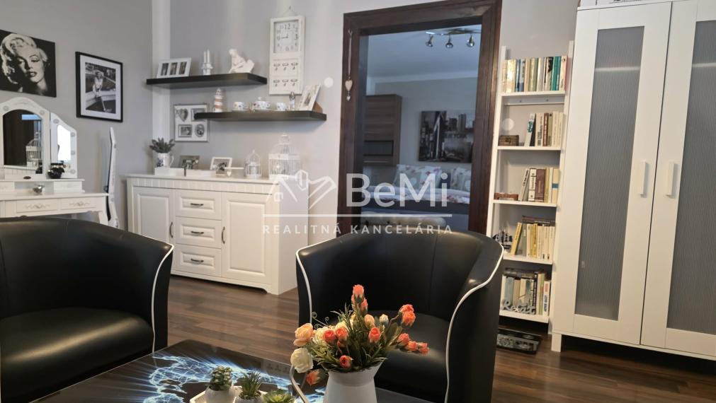 NA PREDAJ – ŠTÝLOVÝ 4-IZBOVÝ RODINNÝ DOM V POTVORICIACH