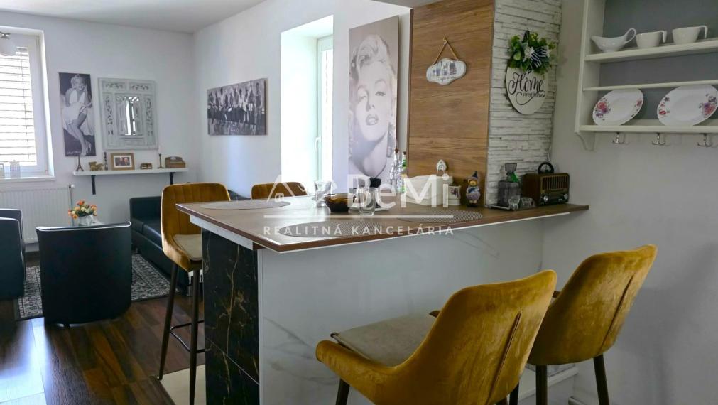 NA PREDAJ – ŠTÝLOVÝ 4-IZBOVÝ RODINNÝ DOM V POTVORICIACH