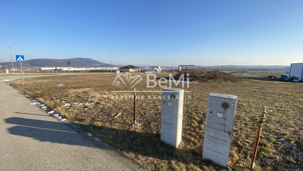 Nitra Lužianky RED OAK golf  pozemok 1 000 m2 ID 599-14-MIG