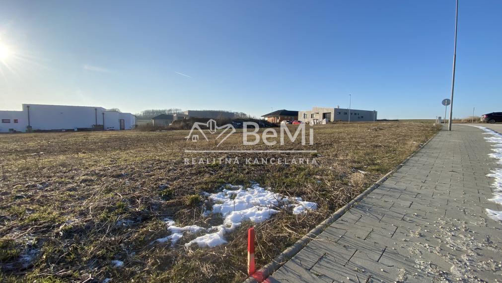 Nitra Lužianky RED OAK golf  pozemok 1 000 m2 ID 599-14-MIG