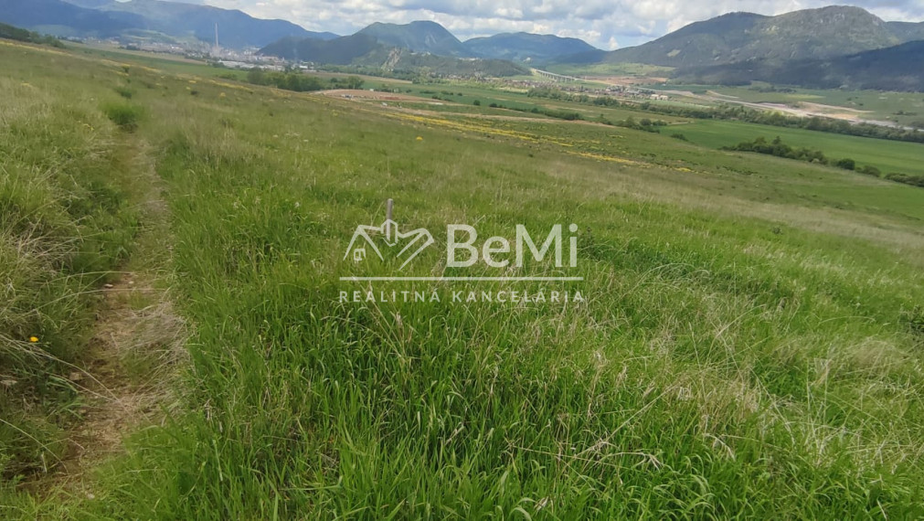 Slnečný stavebný pozemok Liptovské Sliače ID: 070-14-STKE