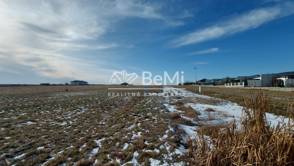 Predaj 16 pozemkov  Dolné Štitáre pri Nitre(239-14-JUF)