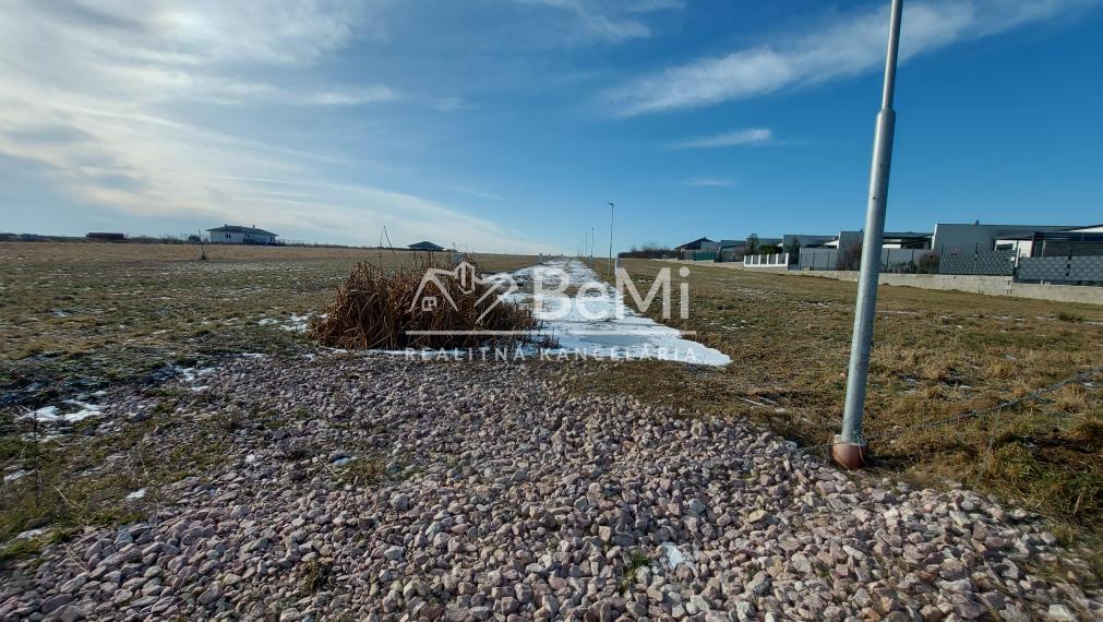 Predaj 16 pozemkov  Dolné Štitáre pri Nitre(239-14-JUF)