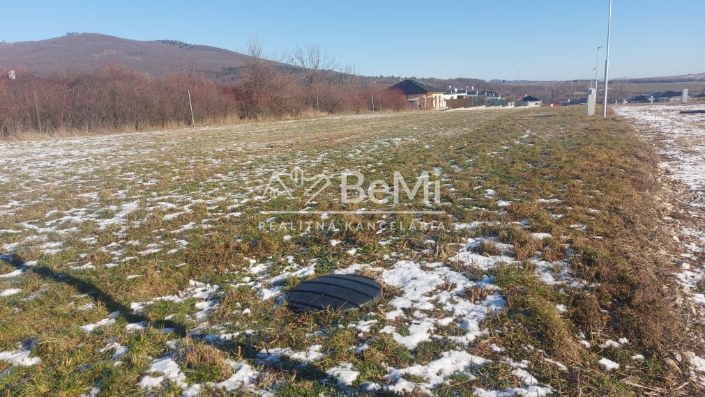 Predaj 16 pozemkov  Dolné Štitáre pri Nitre(239-14-JUF)