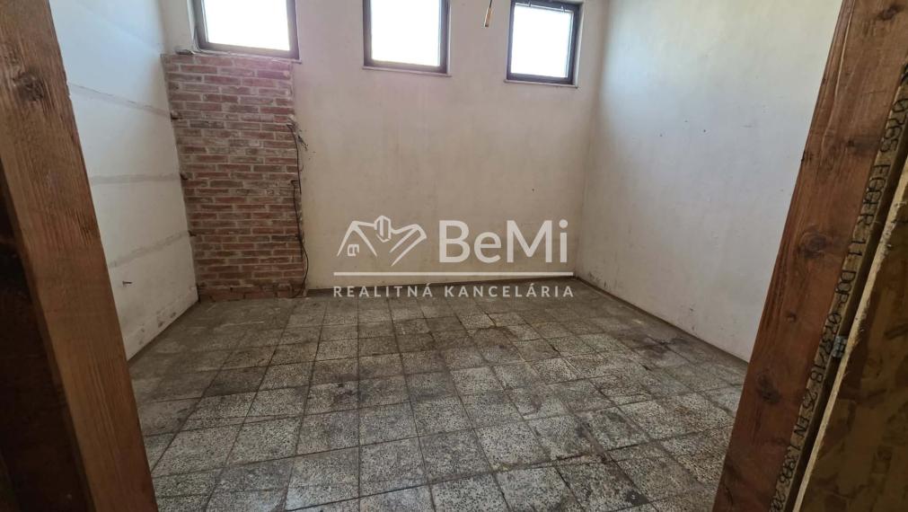 Predaj Budova Očkov