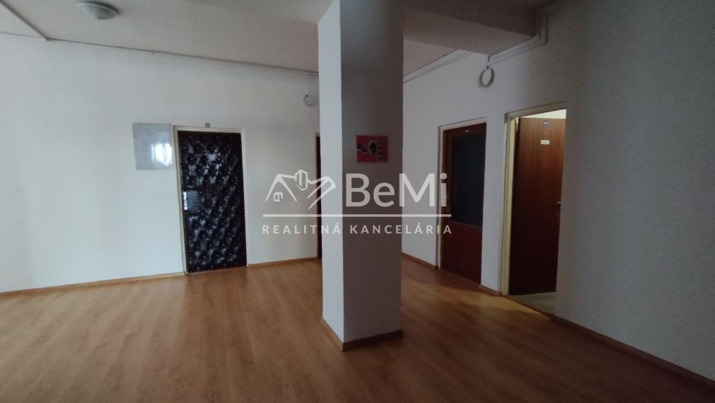 Kancelársky/prevádzkový priestor na prenájom-Lučenec